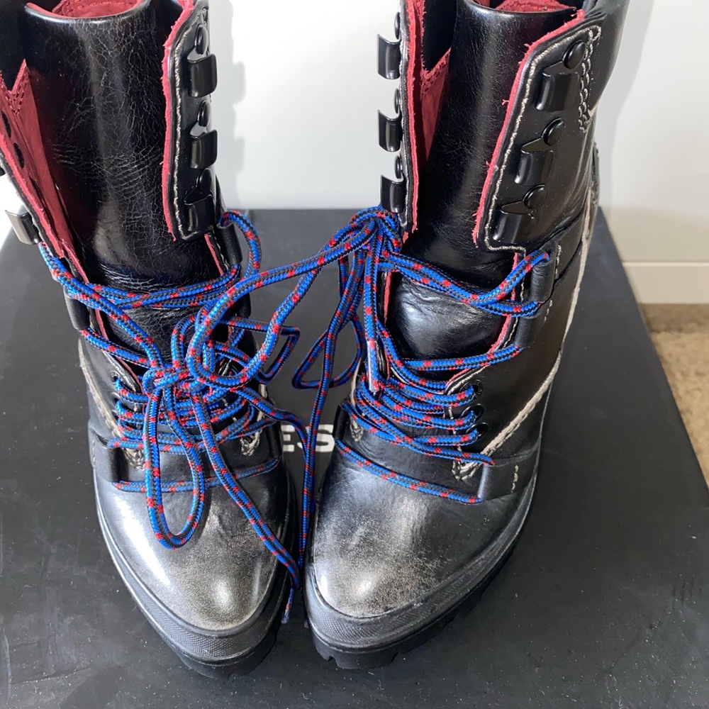 Diesel boot size 37 ( shoes come scuffed)